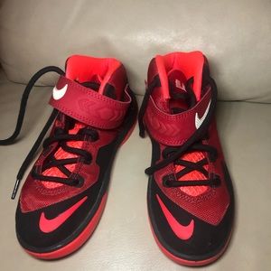 Kids lebron soldier 8